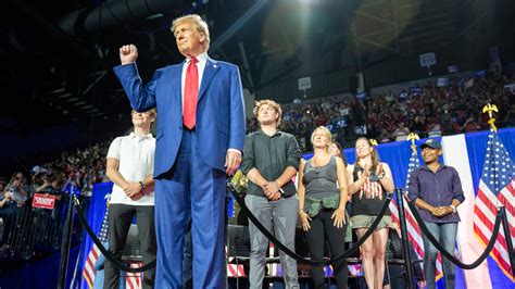 dream night result|Trump town hall event in La Crosse lasts about 30 minutes .